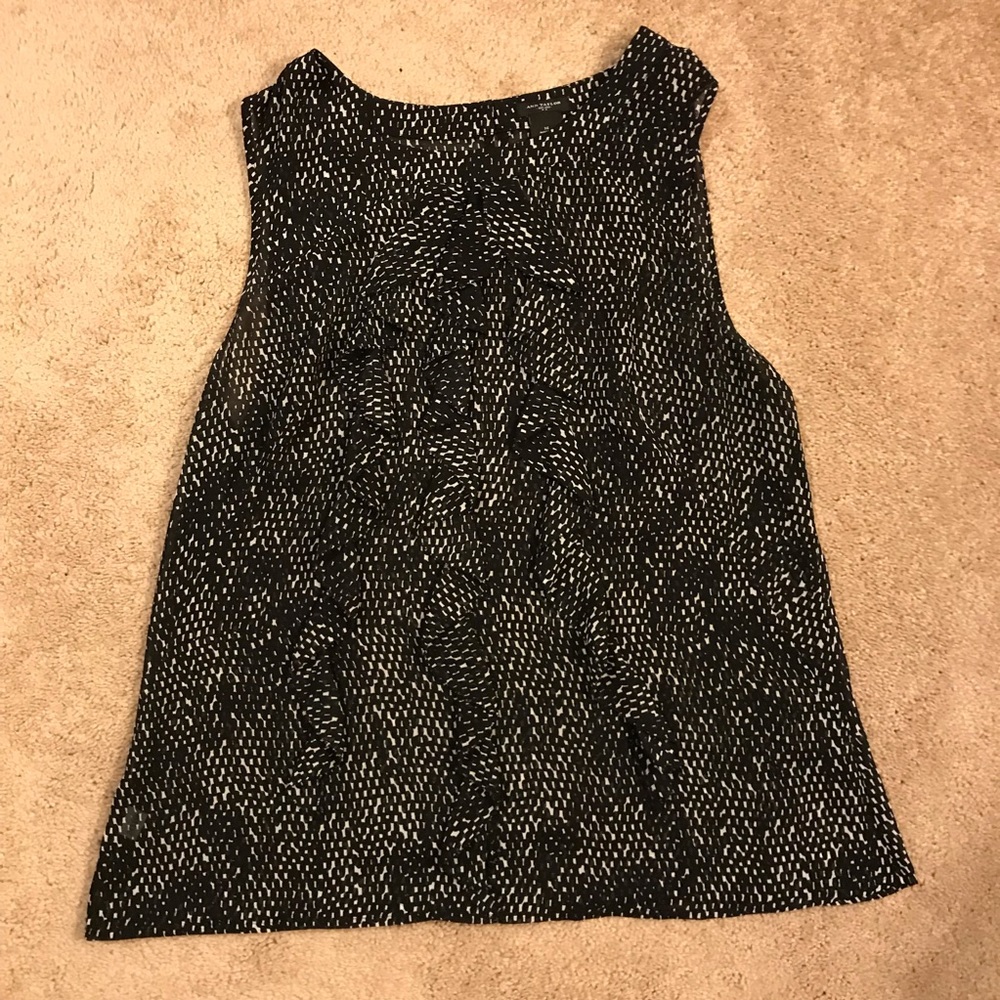 Beautiful black and white Ann Taylor Top